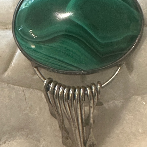 Malachite silver statement pendant - Picture 4 of 6